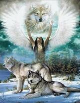 Ангел с крыльями и дух волка