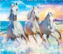 Три белых коня выбегают из моря