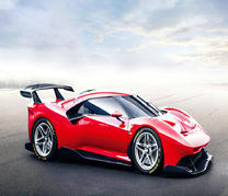 Красный спорткар