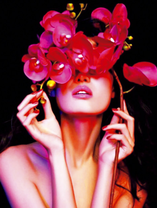 Девушка и красная орхидея