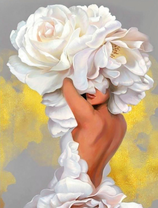 Обнаженная девушка в больших белых пионах