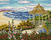 Беседка у моря и песочного пляжа