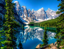 Живописное озеро в Альпийских горах