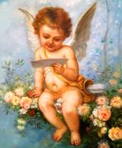 Милый купидончик читает письмо