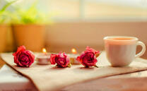 Натюрморт с розами и кофе