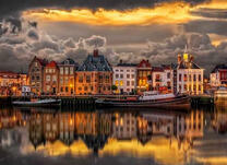 Тучи над морским городом