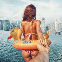 Следуй за мной плавать в море