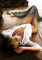 Русалка на песчаном пляже