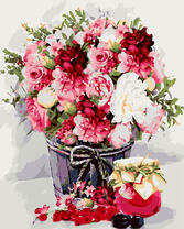 Летний букет в ведре и ягоды