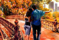 Влюблённая пара гуляет по мосту