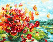 Красные цветы на лугу