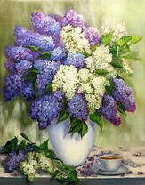 Сирень в вазе и чай