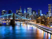 Отражение ночных огней Нью-Йорка