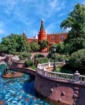 Красивый вид на пар и реку