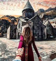 Следуй за мной в каменный замок