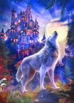 Белый волк у замка под полной луной