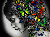 Девушка с цветными бабочками в волосах