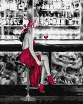 Одинокая девушка в красном наряде