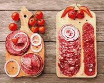 Колбасная нарезка и помидорчики