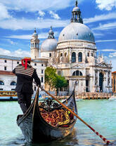 Красочный гондольер в Венеции