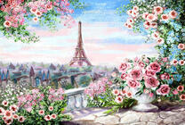 Балкон в розах с видом на Эйфелеву башню