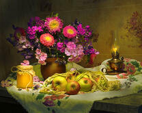 Букет хризантем с анютиными глазками и яблоки на столе