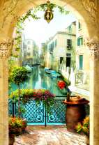 Арка у красочного канала Венеции