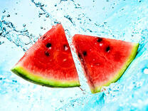 Два кусочка арбуза