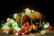 Клубника и розы