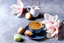 Утренний кофе и лотосы