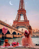 Романтический ужин под мостом в Париже