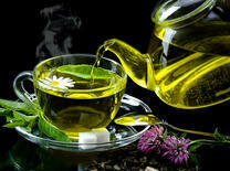 Зеленый чай с ромашкой и сахаром