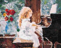 Маленькая милая девочка за пианино