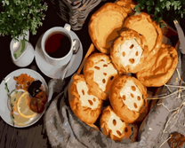 Вкусный чай с ватрушками