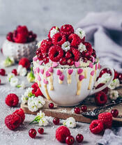 Десерт с аппетитными фруктами