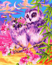 Две совы с цветочками под светлым небом