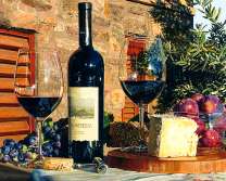 Вкусное вино и сыр