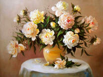 Большой букет белых пионов