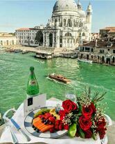 Романтический завтрак в Венеции