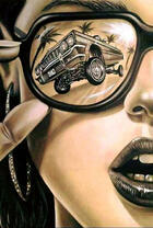 Портрет девушки с отражением авто в очках