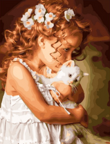 Милая маленькая девочка с белым котёнком