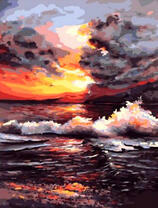 Солнце над морем в грозовых тучах