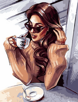 Стильная девушка с кофе