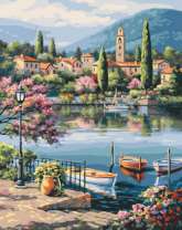 Цветущая набережная уютного городка