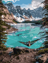 Гамак над обрывом у озера