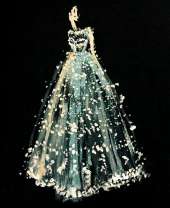 Девушка в снежном платье