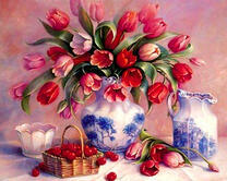 Тюльпаны и ягоды в одном натюрморте