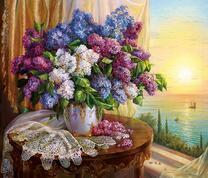 Сирень на столике у окна