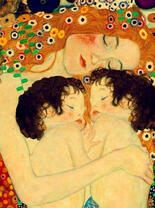 Близняшки с мамой