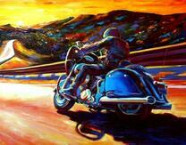 Байкер на горной дороге